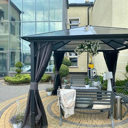 Apartamenty I Pokoje „Pod Jedynka” Konstantynów Łódzki Exteriör bild