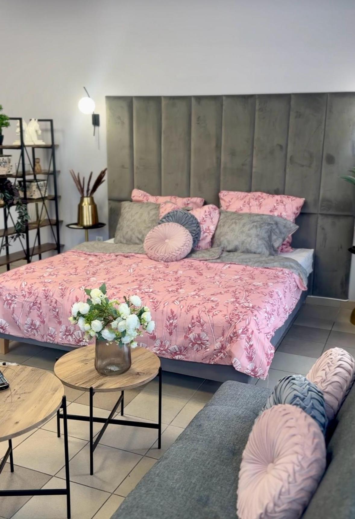 Apartamenty I Pokoje „Pod Jedynka” Konstantynów Łódzki Exteriör bild
