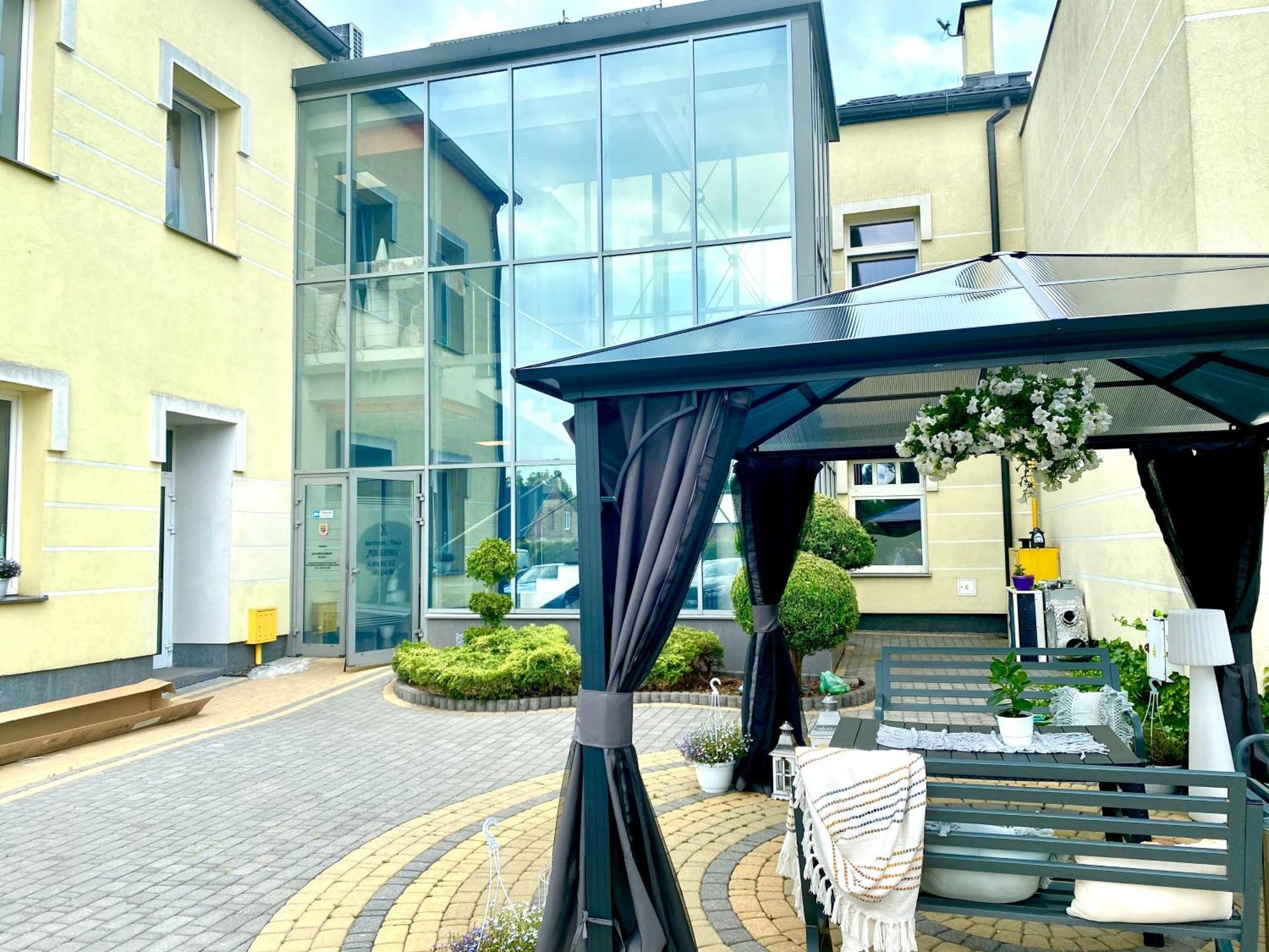 Apartamenty I Pokoje „Pod Jedynka” Konstantynów Łódzki Exteriör bild